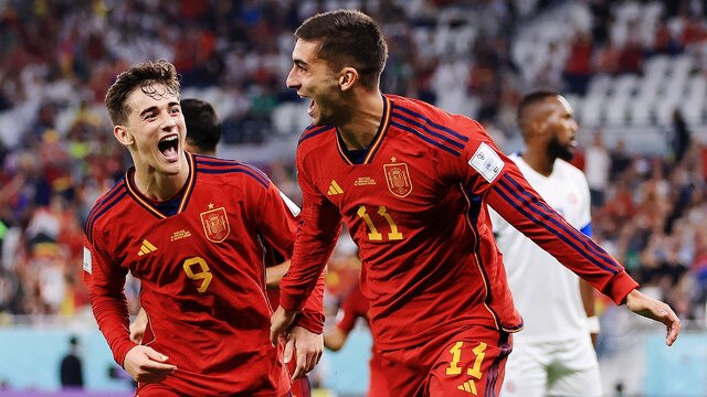 پرگل‌ترین برد تاریخ اسپانیا در جام جهانی/ ۱۰۴۳ پاس و جوان‌ترین گلزن تاریخ