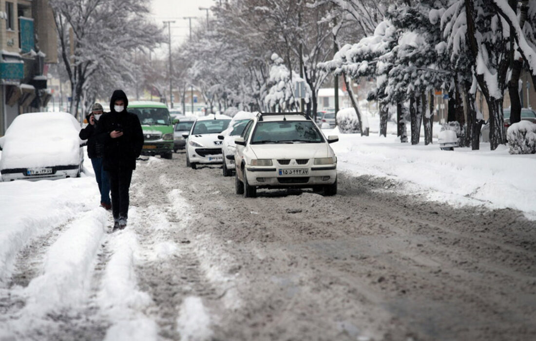 «بارش سنگین برف» در تهران/ احتمال یخبندان و لغزندگی مسیرها