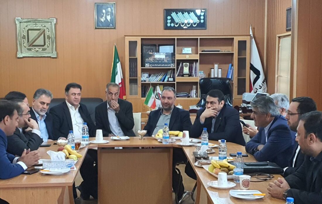 حضور مدیر عامل بانک ملی ایران در محل پایگاه میز خدمت دستگاه های زیرمجموعه وزارت امور اقتصادی و دارایی