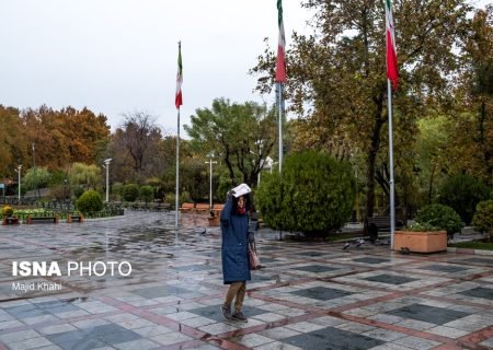 باد و بارش پراکنده در تهران/ پیش‌بینی افزایش آلودگی هوا