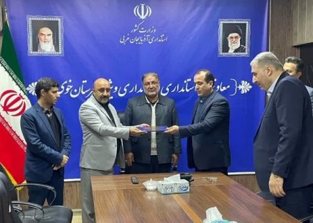 تحویل ۷ دستگاه کانکس اهدایی کارکنان بیمه ایران به مناطق زلزله زده خوی