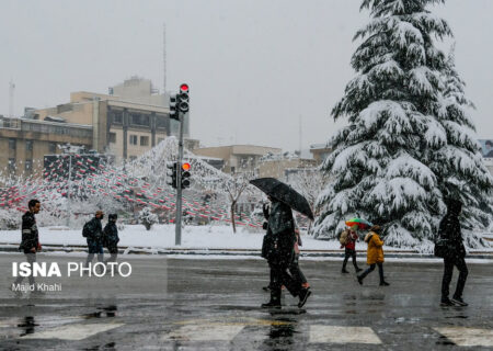 برف و باران در راه تهران/ کاهش دما تا ۱۰ درجه