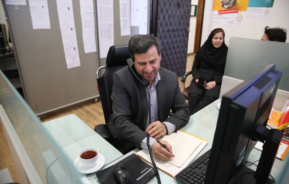 رئیس هیات مدیره بانک ملی ایران به سوالات مشتریان پاسخ داد