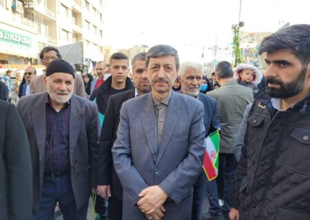 فتاح: ما مسئولان باید مردمی باشیم/ حضور مردم  انقلاب و نظام را بیمه می کند