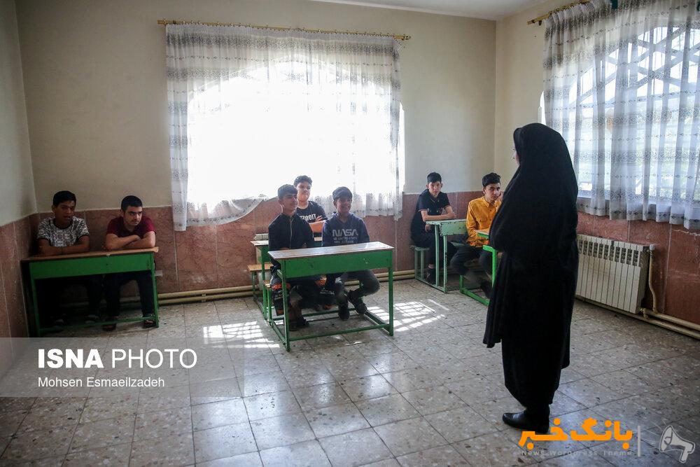 واریز «حقوق» و «عیدی» بازنشستگان جدید آموزش و پرورش استثنایی تا پایان بهمن‌ماه