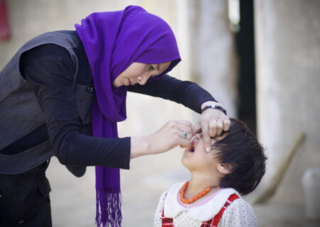 آغاز کارزار واکسیناسیون فلج اطفال در افغانستان