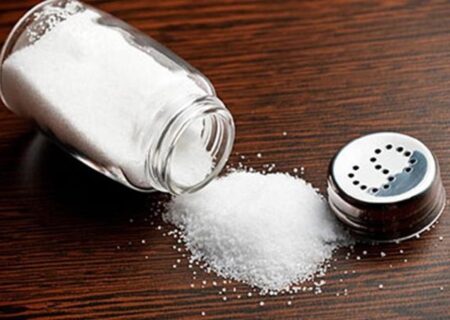 مصرف زیاد نمک از عوامل خطر سرطان معده