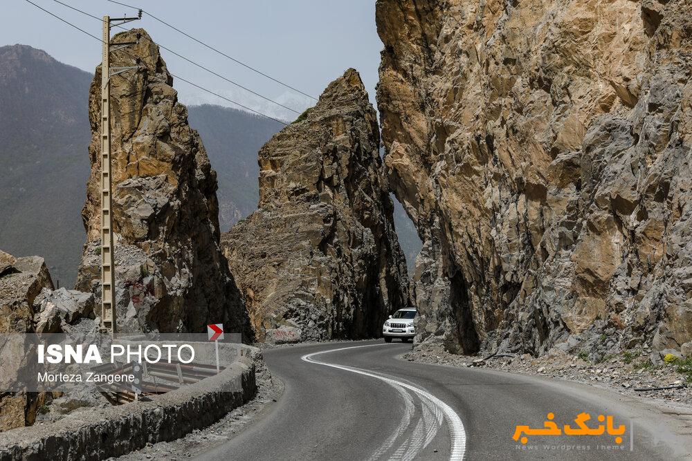 انسداد موقتی جاده چالوس برای لق‌گیری سنگ از ساعت ۸ صبح امروز