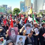 رهبر شهید در خانه پدری آرام می گیرد/مردم مشهد پذیرای رهبر شهید ایران شدند